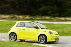 Abarth 500e 05 2023 DR 04 3