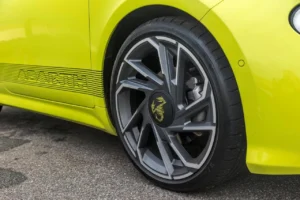 Abarth 500e 05 2023 DR 09 3