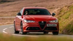 Alfa Romeo Giulia 2023 8